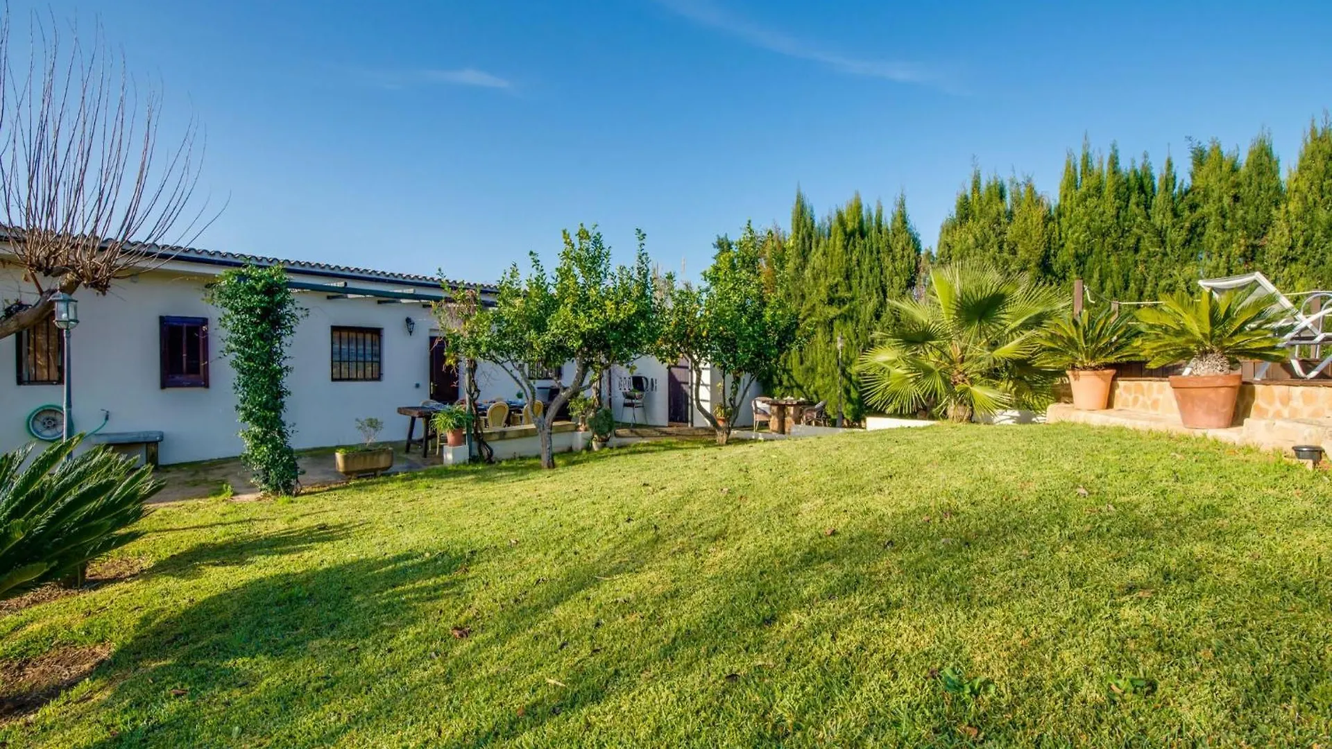 Spacious Country House With Garden アルクディア 0*,