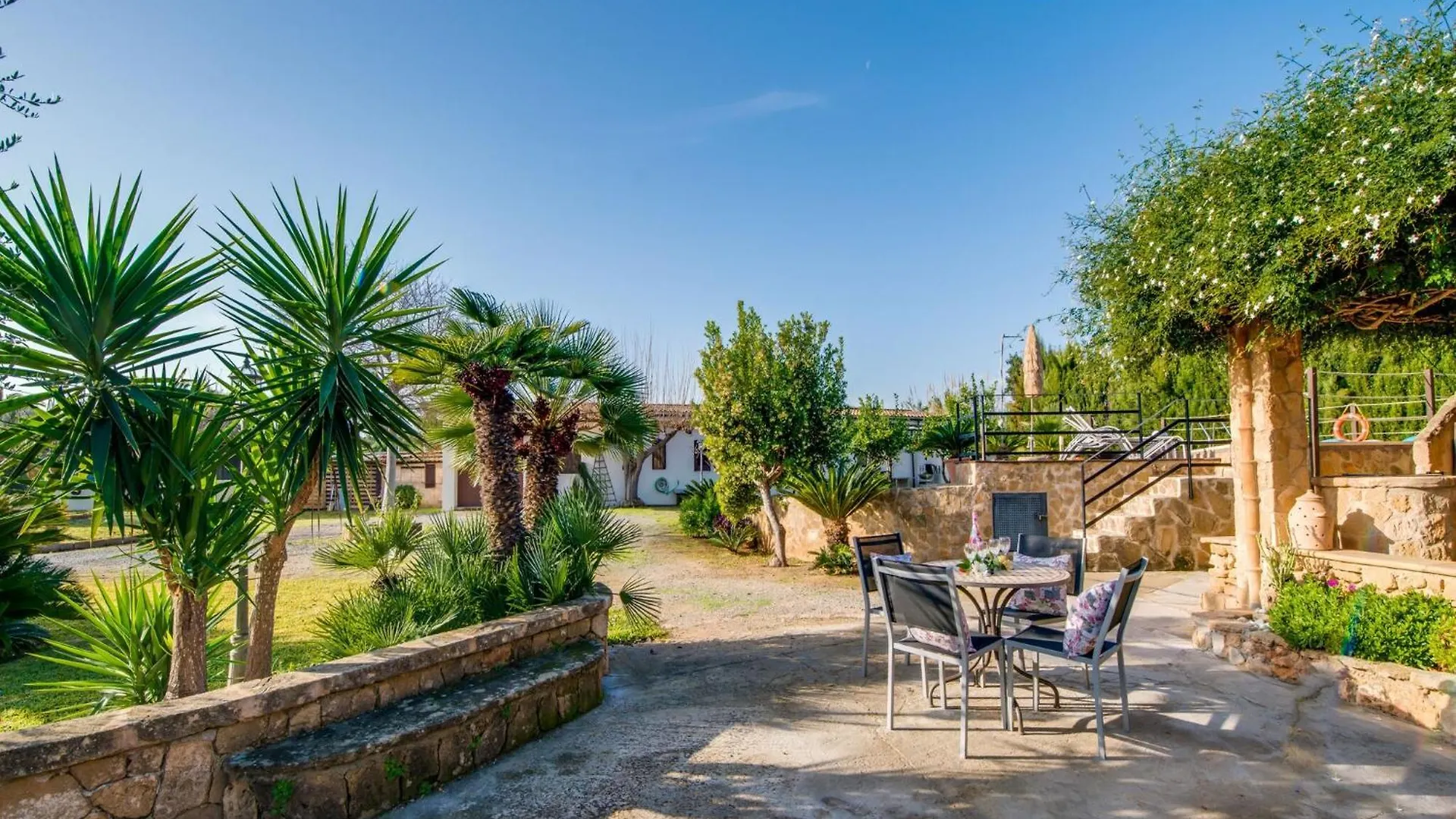 Σπίτι διακοπών Spacious Country House With Garden Αλκούδια